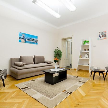 K17 Kinizsi Apartment Budapest Bagian luar foto